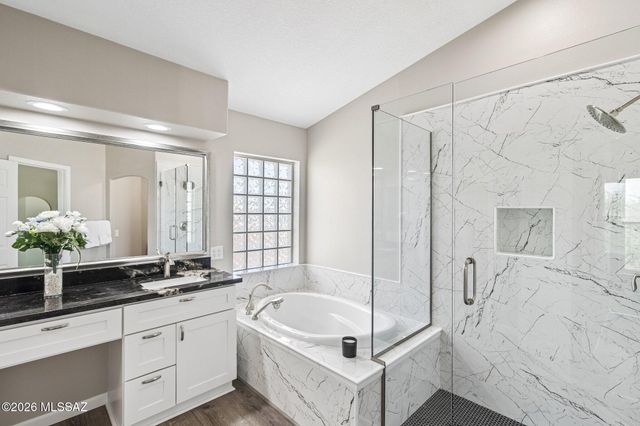 952 S Rincon Rising Road, Tucson, AZ 85748