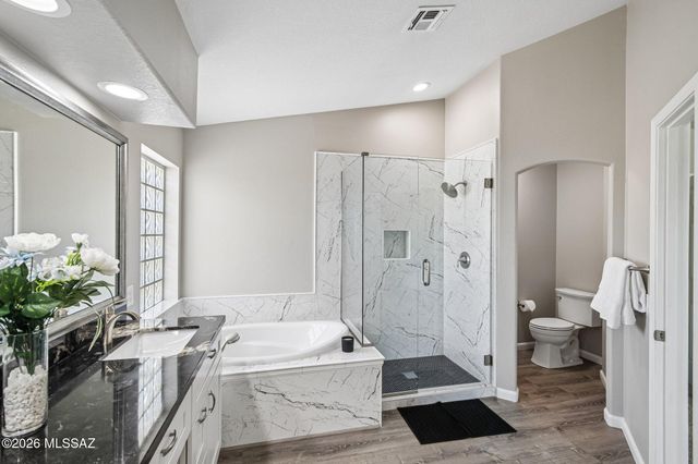 952 S Rincon Rising Road, Tucson, AZ 85748