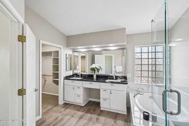 952 S Rincon Rising Road, Tucson, AZ 85748