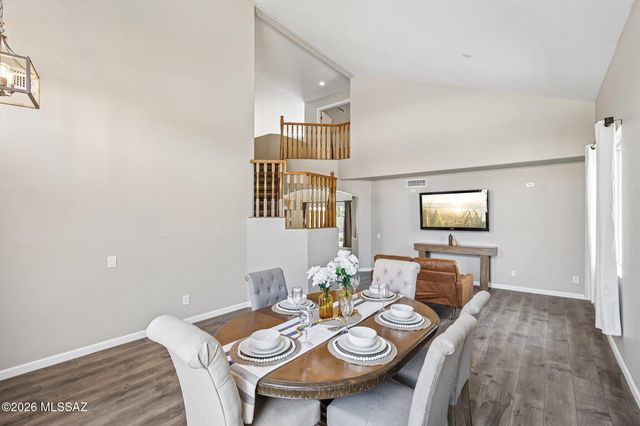 952 S Rincon Rising Road, Tucson, AZ 85748