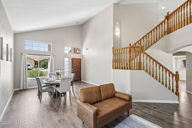 952 S Rincon Rising Road, Tucson, AZ 85748