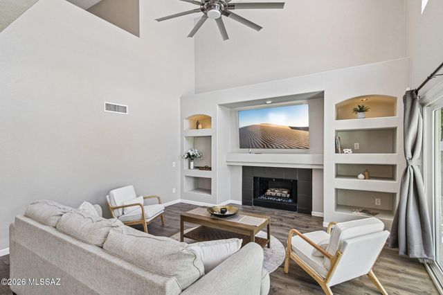 952 S Rincon Rising Road, Tucson, AZ 85748