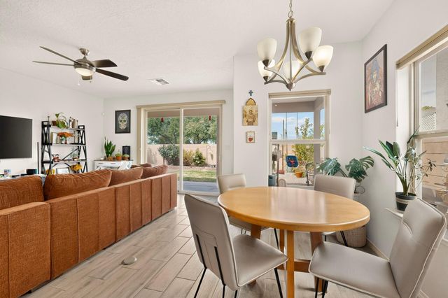 5823 Ermemin Avenue NW, Albuquerque, NM 87114