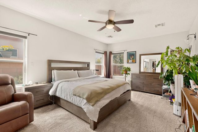 5823 Ermemin Avenue NW, Albuquerque, NM 87114
