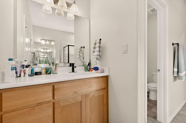 5823 Ermemin Avenue NW, Albuquerque, NM 87114