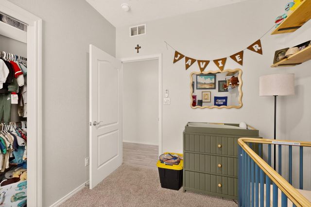 5823 Ermemin Avenue NW, Albuquerque, NM 87114