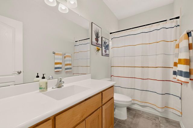 5823 Ermemin Avenue NW, Albuquerque, NM 87114