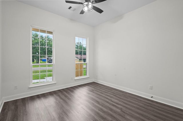 5290 Highlander Drive, Orange, TX 77630