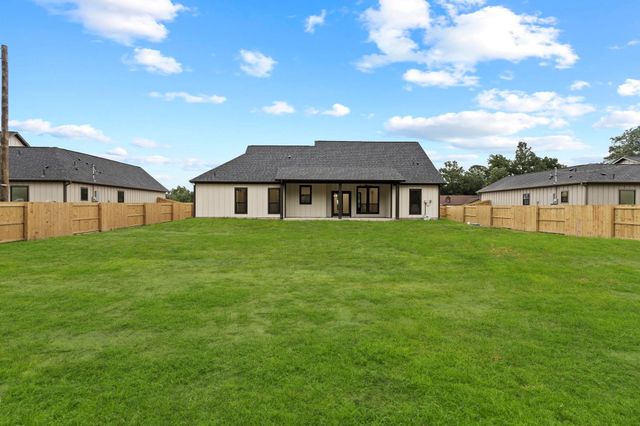 5290 Highlander Drive, Orange, TX 77630