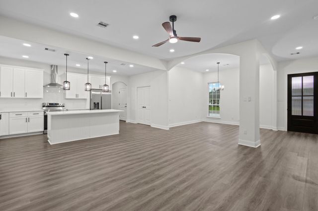 5290 Highlander Drive, Orange, TX 77630