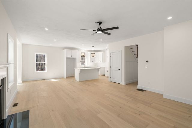 306 Fisher Rd, Holden, MA 01520