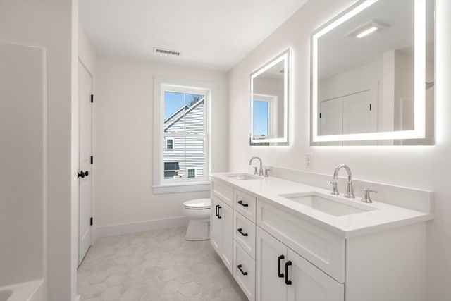 306 Fisher Rd, Holden, MA 01520