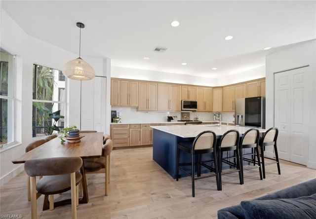 2292 Guadelupe DR, Naples, FL 34119