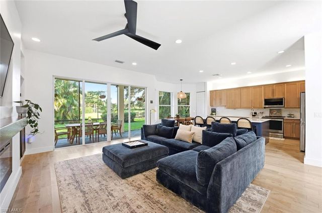 2292 Guadelupe DR, Naples, FL 34119