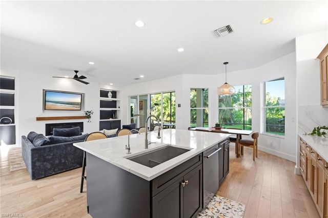 2292 Guadelupe DR, Naples, FL 34119
