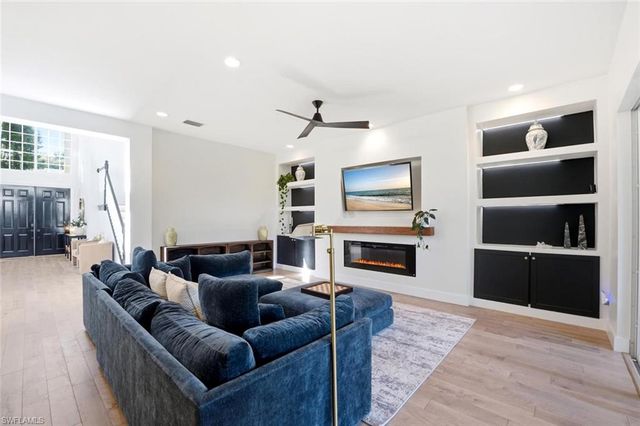 2292 Guadelupe DR, Naples, FL 34119