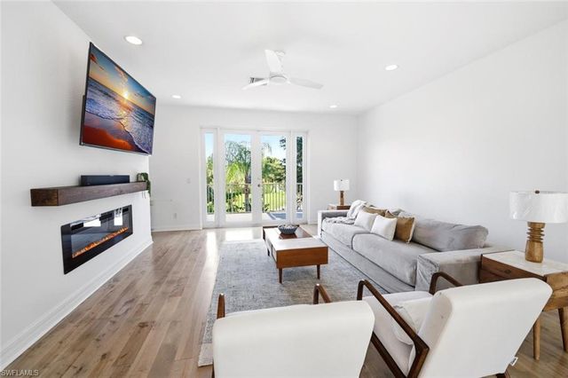 2292 Guadelupe DR, Naples, FL 34119