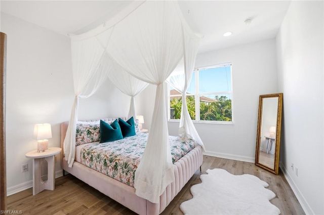 2292 Guadelupe DR, Naples, FL 34119