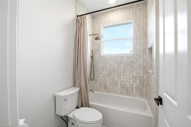 2292 Guadelupe DR, Naples, FL 34119