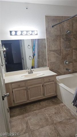 6480 Annie Oakley Drive 423, Las Vegas, NV 89120