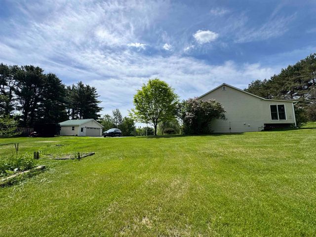 144 Lake Morey Road, Bradford, VT 05033