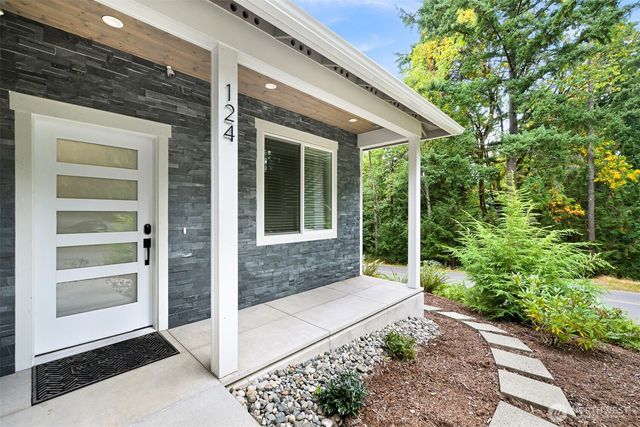 124 Sudden Valley Drive, Bellingham, WA 98229