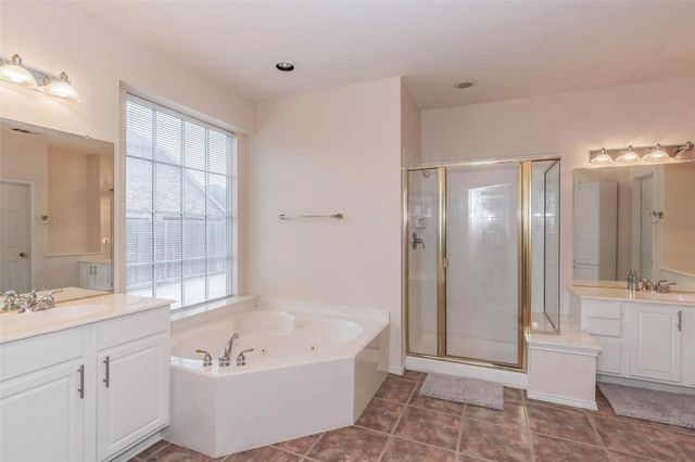 3009 Saint Lynda Drive, Mansfield, TX 76063