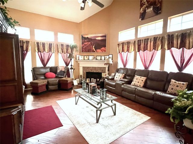 3009 Saint Lynda Drive, Mansfield, TX 76063