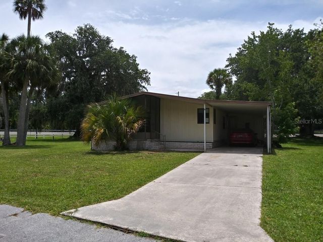 22 CANAL COURT, Lake Panasoffkee, FL 33538