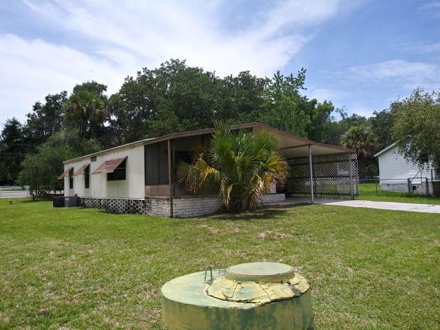 22 CANAL COURT, Lake Panasoffkee, FL 33538