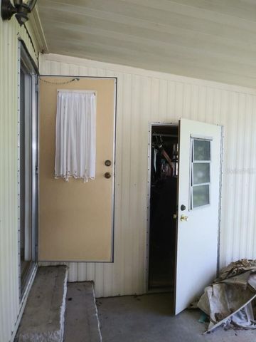 22 CANAL COURT, Lake Panasoffkee, FL 33538