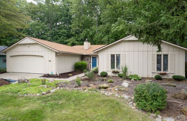 5901 Hawthorne Hollow, North Ridgeville, OH 44039