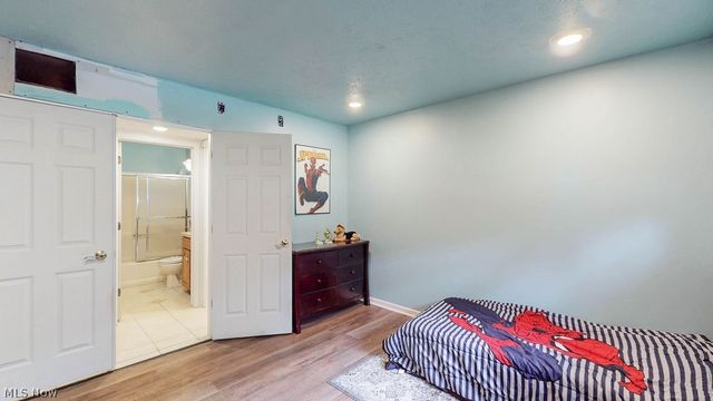 5901 Hawthorne Hollow, North Ridgeville, OH 44039