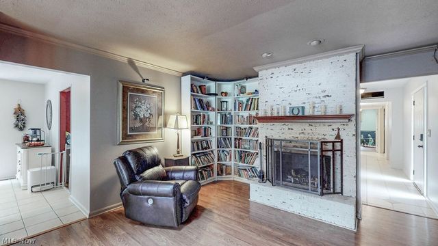 5901 Hawthorne Hollow, North Ridgeville, OH 44039