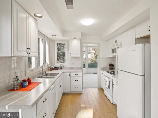 7004 DREAMS WAY CT, Alexandria, VA 22315