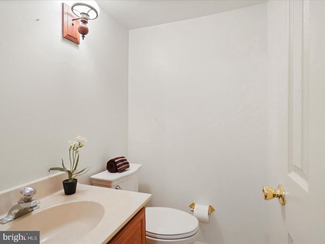 7004 DREAMS WAY CT, Alexandria, VA 22315