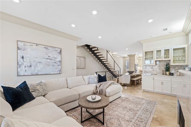 837 N Gregg Avenue, Fayetteville, AR 72701