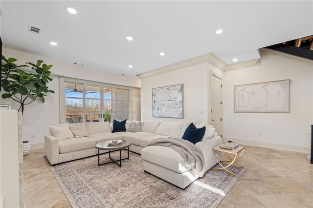 837 N Gregg Avenue, Fayetteville, AR 72701