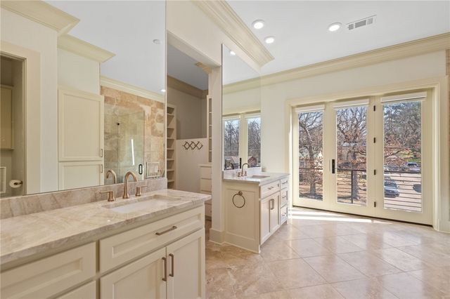 837 N Gregg Avenue, Fayetteville, AR 72701