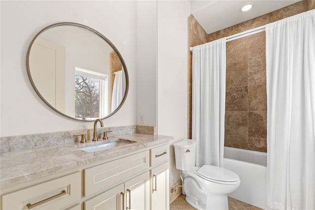 837 N Gregg Avenue, Fayetteville, AR 72701