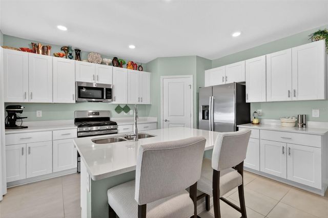 33692 SKY BLOSSOM CIRCLE, Leesburg, FL 34788