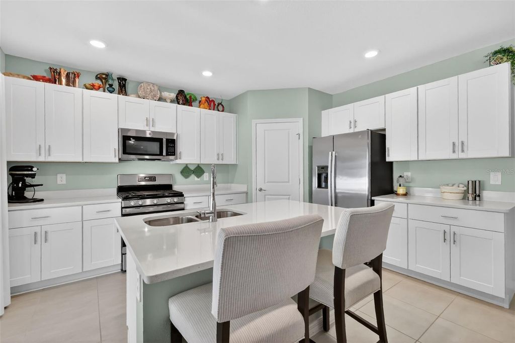 Image 13 of property listing at 33692 SKY BLOSSOM CIRCLE, Leesburg, FL 34788