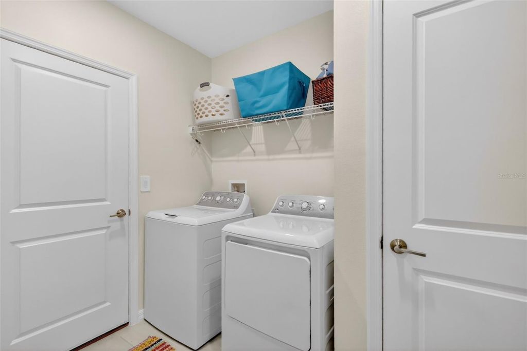 Image 30 of property listing at 33692 SKY BLOSSOM CIRCLE, Leesburg, FL 34788