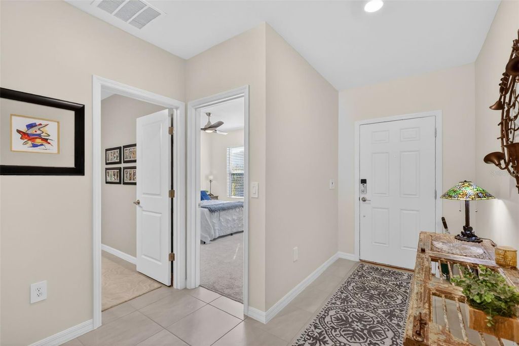 Image 6 of property listing at 33692 SKY BLOSSOM CIRCLE, Leesburg, FL 34788