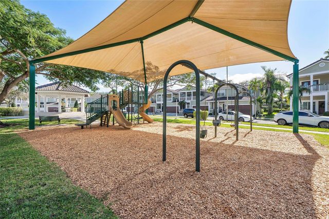 10573 NW 56th Pl, Coral Springs, FL 33076