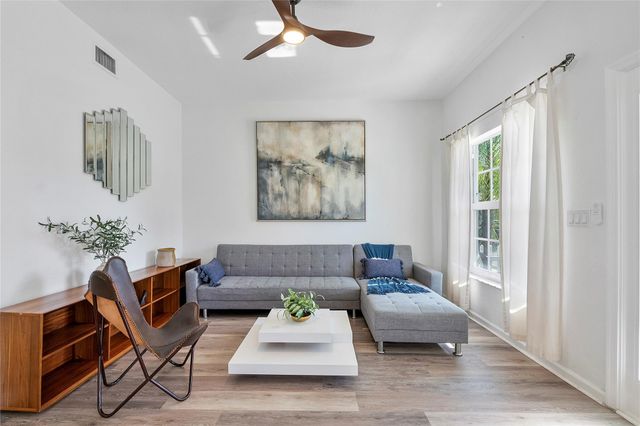 10573 NW 56th Pl, Coral Springs, FL 33076