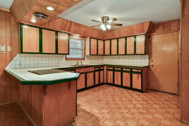 1962 S Westwood Avenue, Springfield, MO 65807