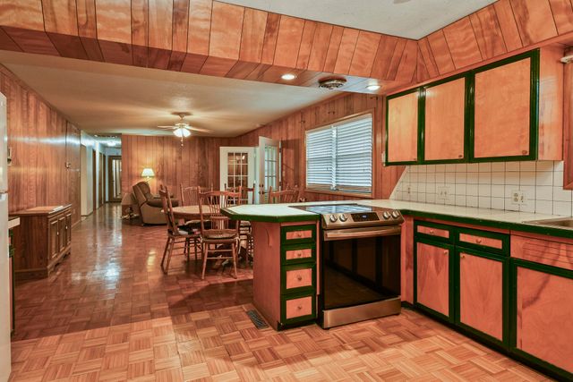 1962 S Westwood Avenue, Springfield, MO 65807