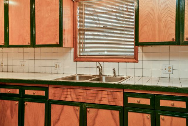 1962 S Westwood Avenue, Springfield, MO 65807