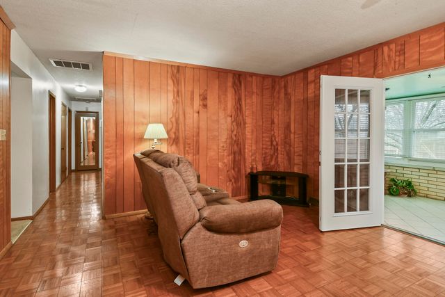 1962 S Westwood Avenue, Springfield, MO 65807